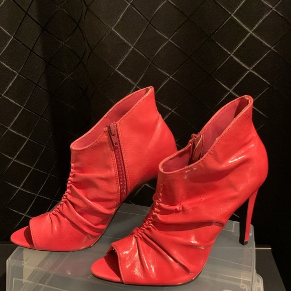 QUPID Women’s Pink Open Toed Ankle Bootie Heels - Picture 2 of 16